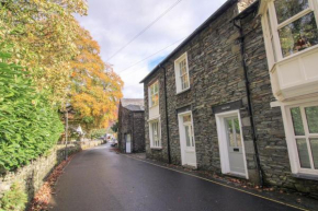 Bakers Rest ideal for 2 families centrally located in Grasmere with walks from the door